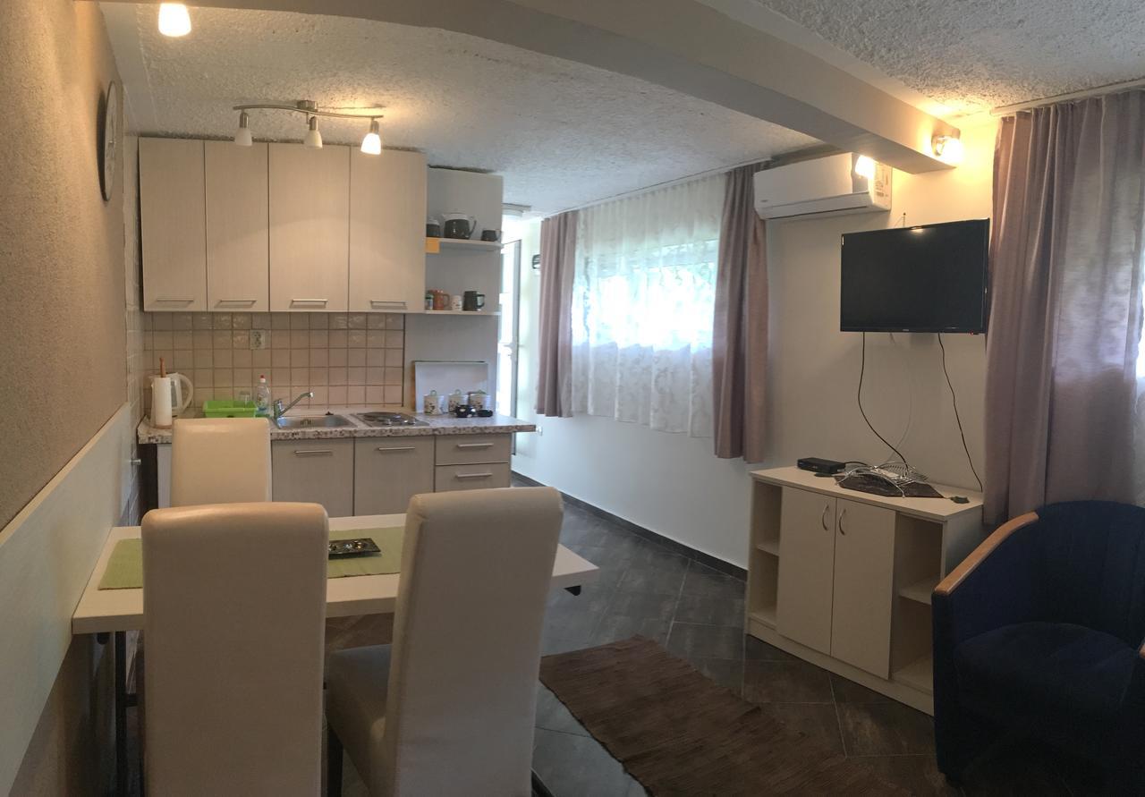 Apartment Garden Котор Екстериор снимка